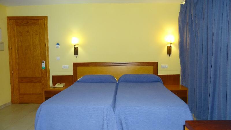 Hotel Olas De