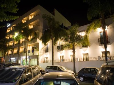 Carmen By Bossh Hotel 2*