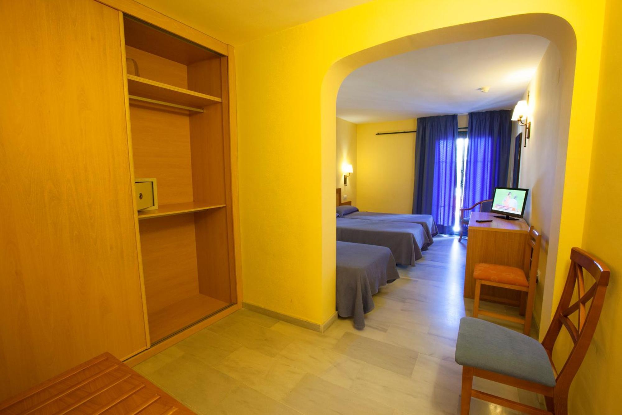 Olas De Hotel 2*