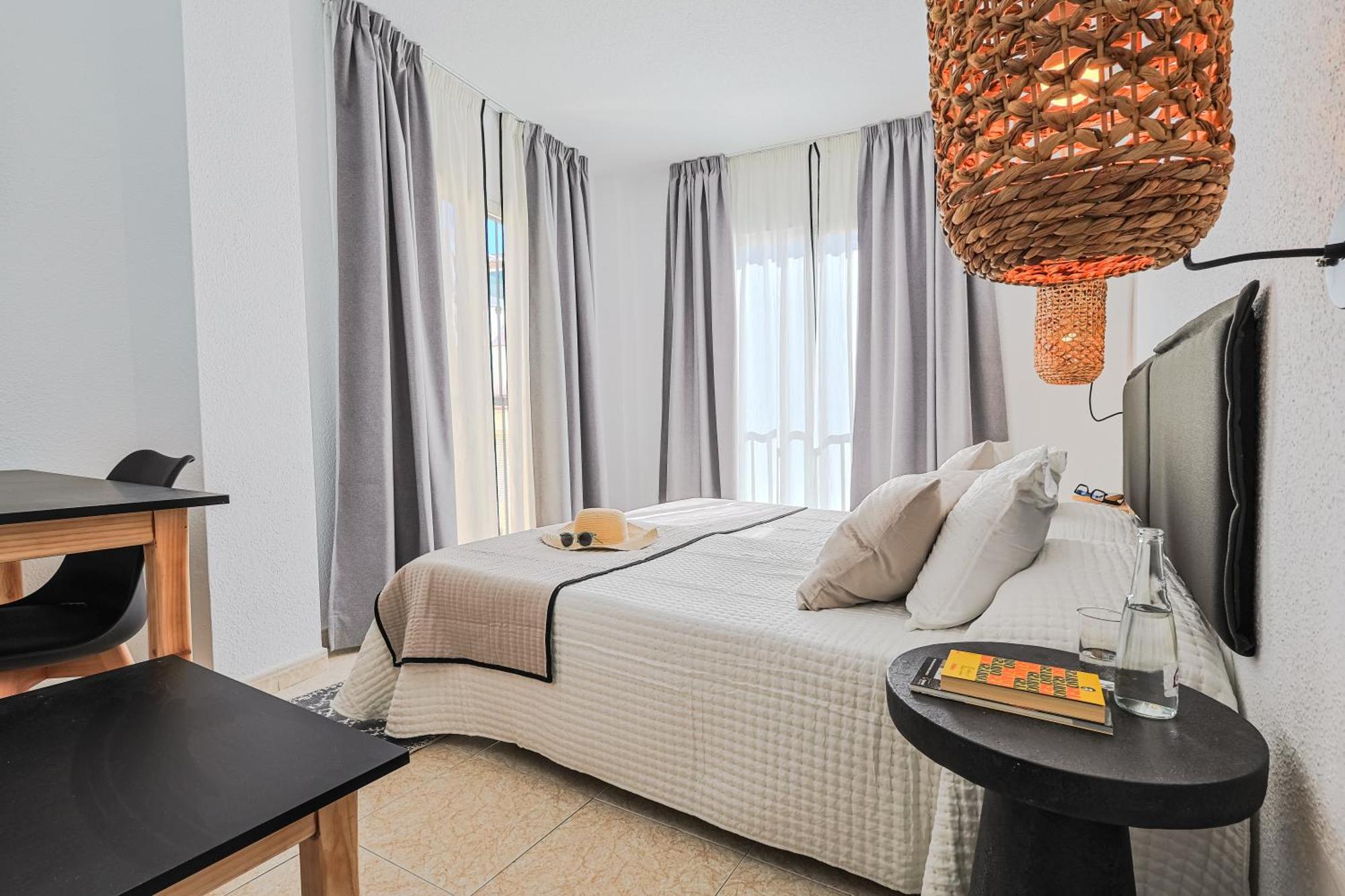 Olas De Hotel