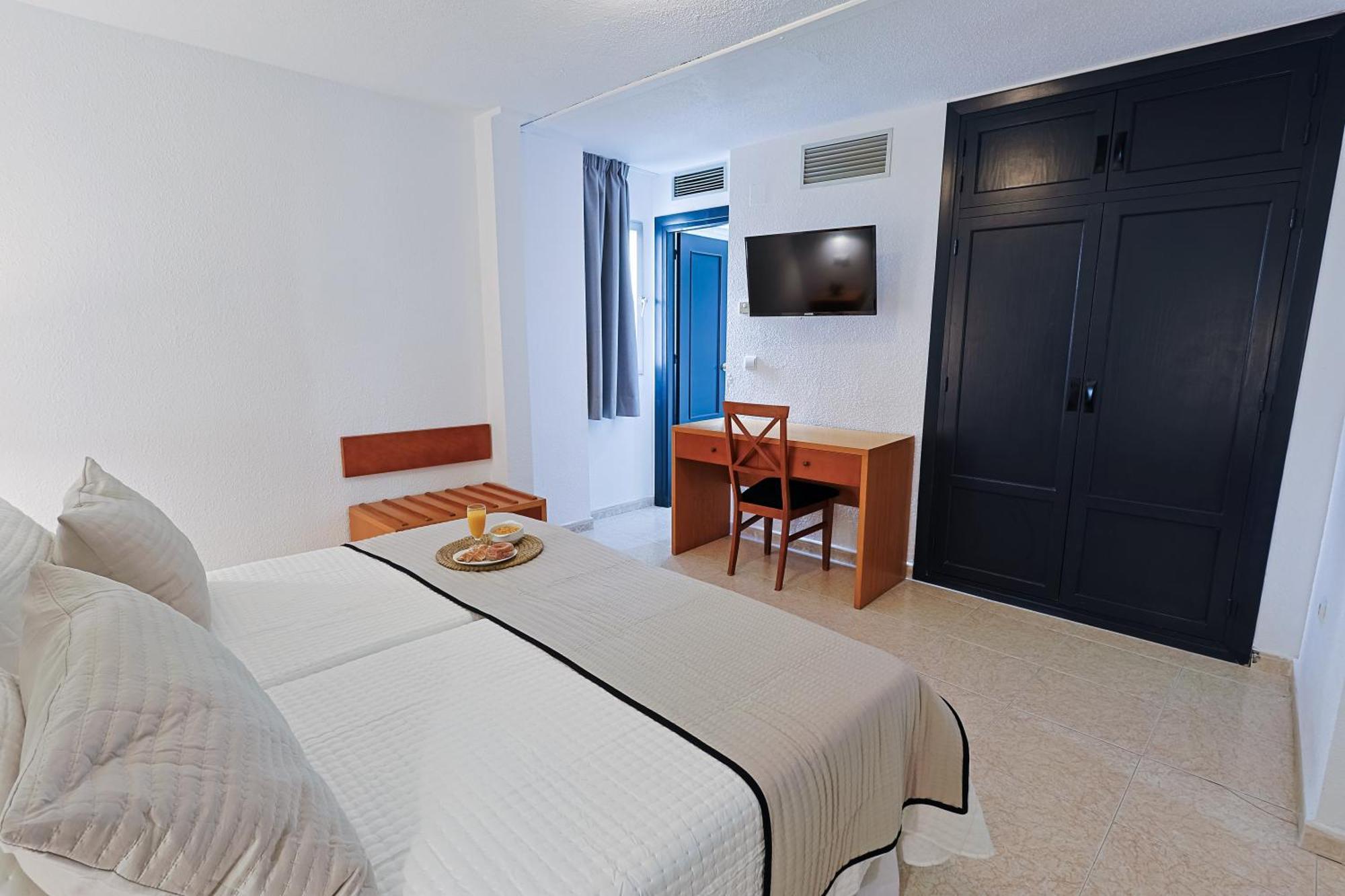 Hotel Olas De